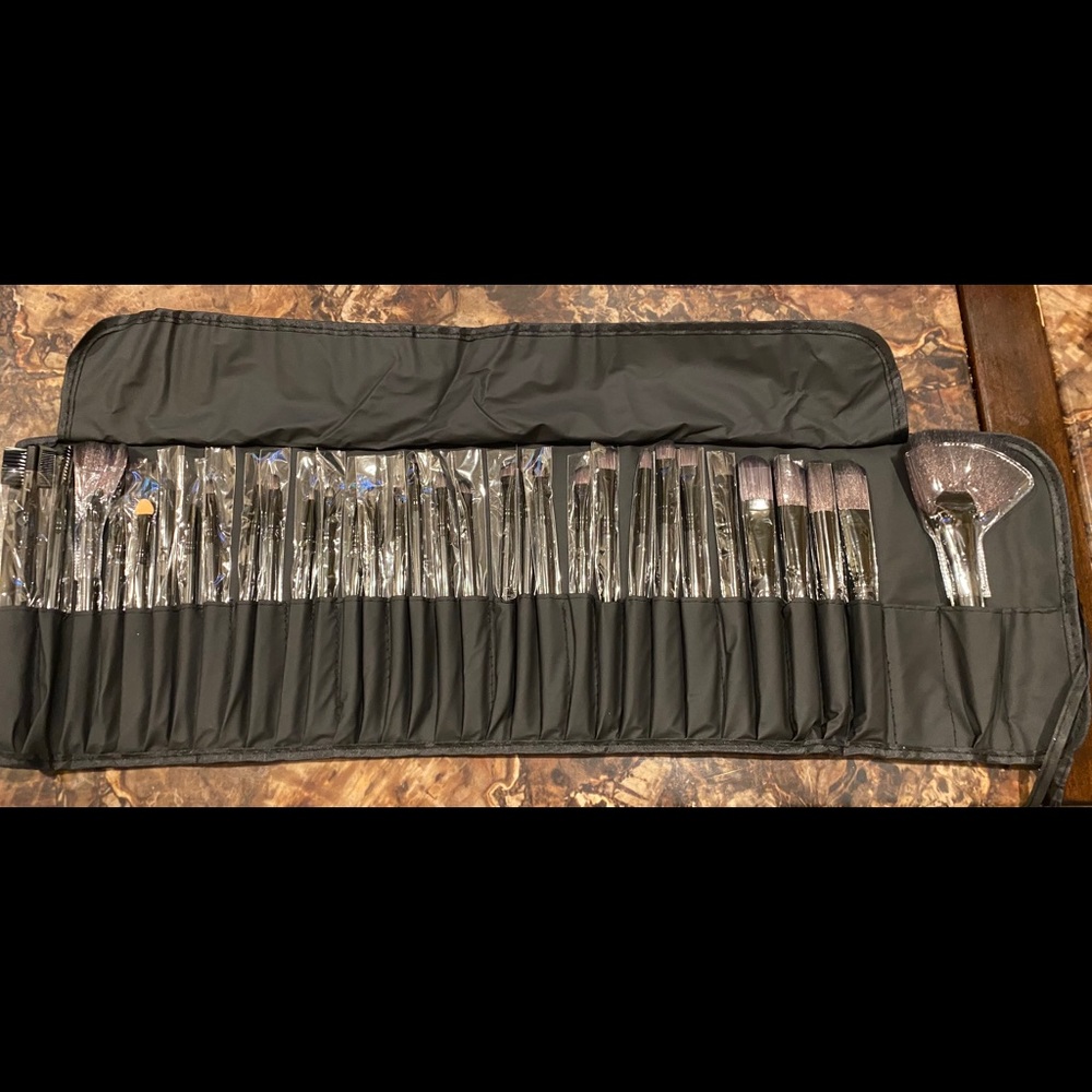 32 New Makeup Brushes